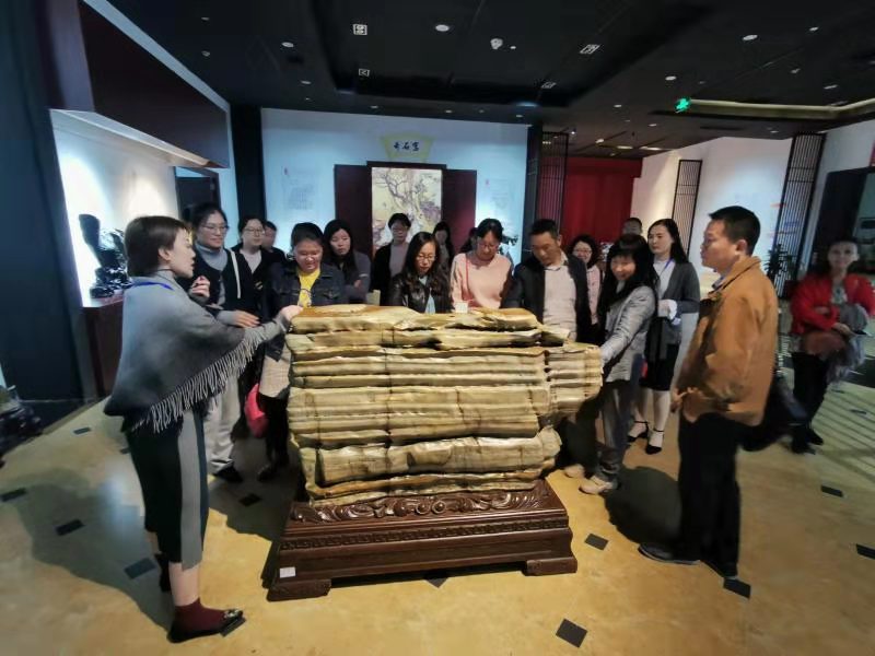 奇石馆1.jpg 奇石馆1.jpg