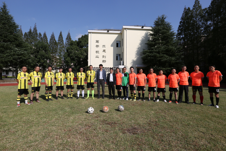 17-10-24足球友谊赛42.jpg