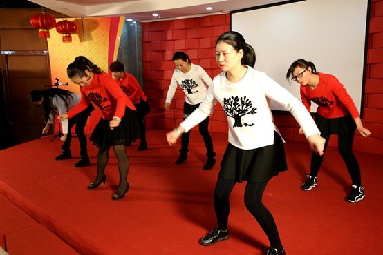 说明:C:/Users/Administrator/Downloads/16-01-09 家政服务班迎春联谊活动/16-01-09 家政服务班迎春联谊活动24.jpg