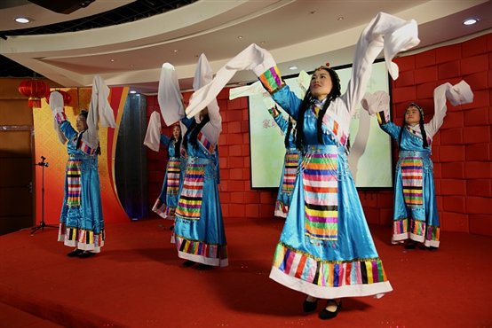 说明:C:/Users/Administrator/Downloads/16-01-09 家政服务班迎春联谊活动/16-01-09 家政服务班迎春联谊活动49.jpg